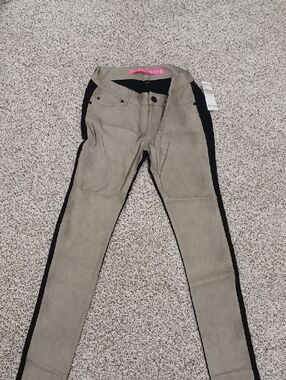 Women's Two-Tone Faux Olive Green Leather with Soft Black Stretch Pant Size 3